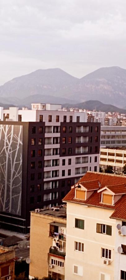 Old Train Apartment Tirana Exterior foto